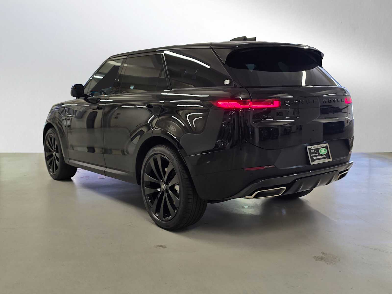 Image 3 of 2025 Land Rover Range Sport P360 SE SUV