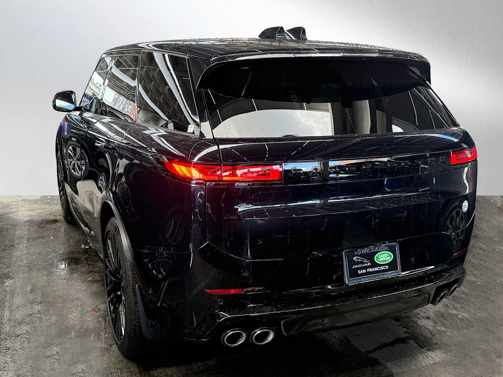 2025 Land Rover Range Rover Sport photo 2