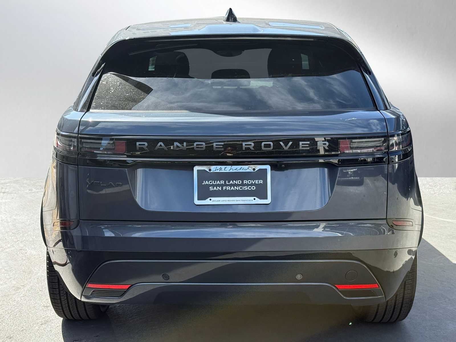 2026 Land Rover Range Rover Velar SE photo 4