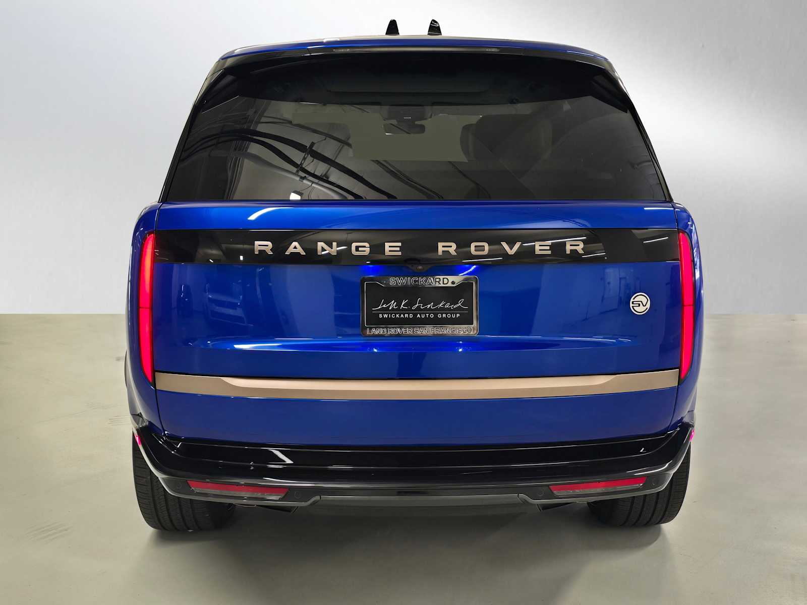 2025 Land Rover Range Rover SV - Photo 4
