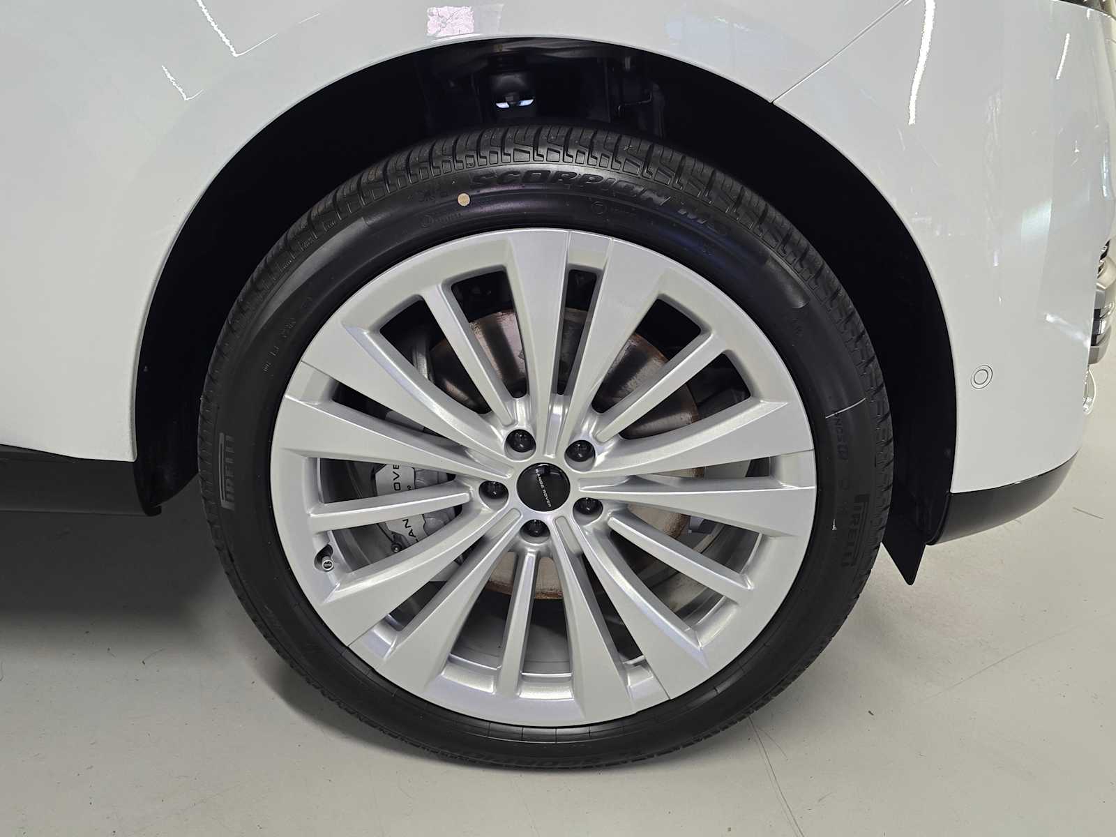 2026 Land Rover Range Rover SE - Photo 9