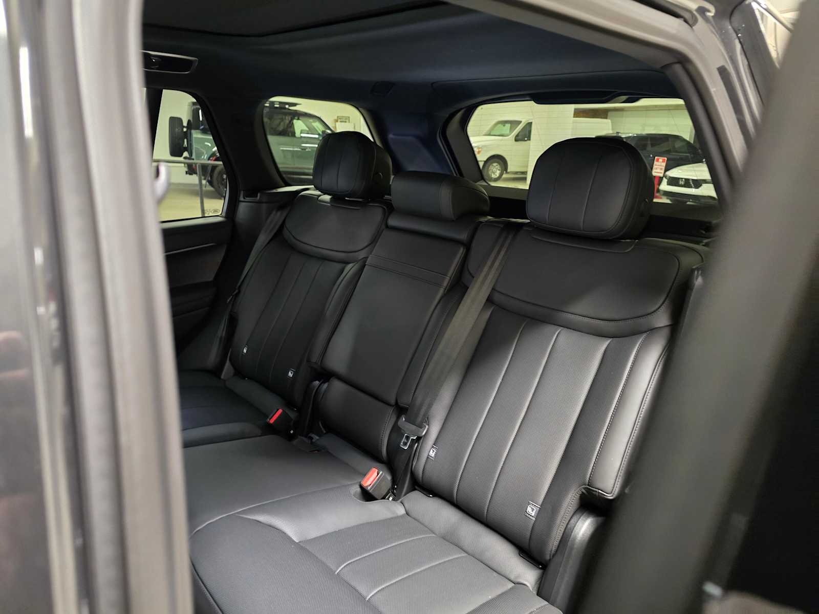 2026 Land Rover Range Rover SE - Photo 19
