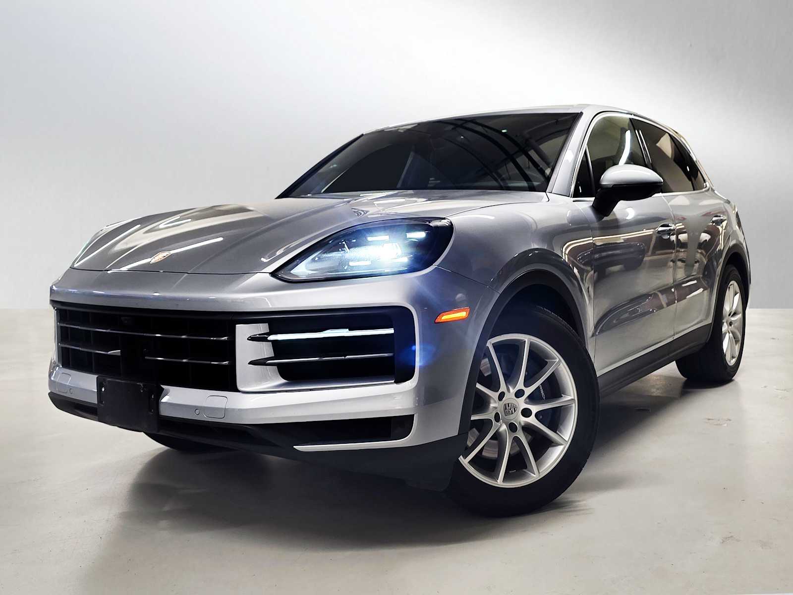 2024 Porsche Cayenne Base's photo