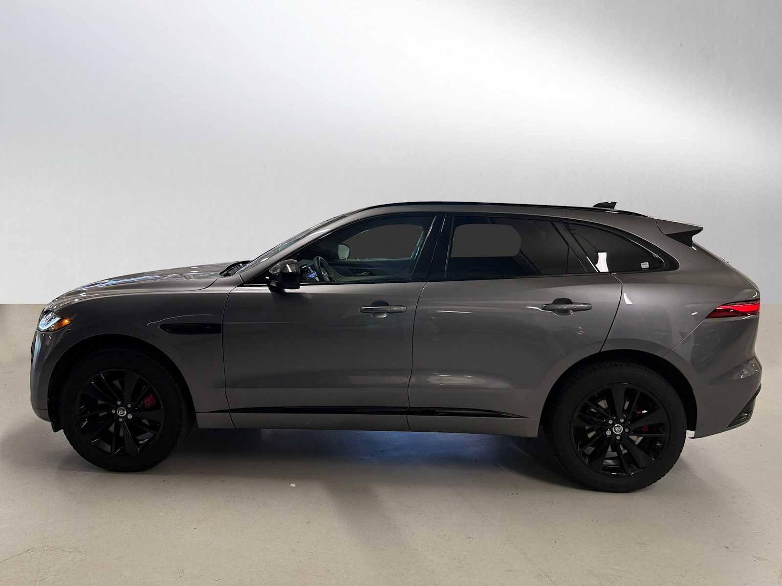 Used 2024 Jaguar F-PACE R-Dynamic S with VIN SADCT2FUXRA737650 for sale in San Francisco, CA