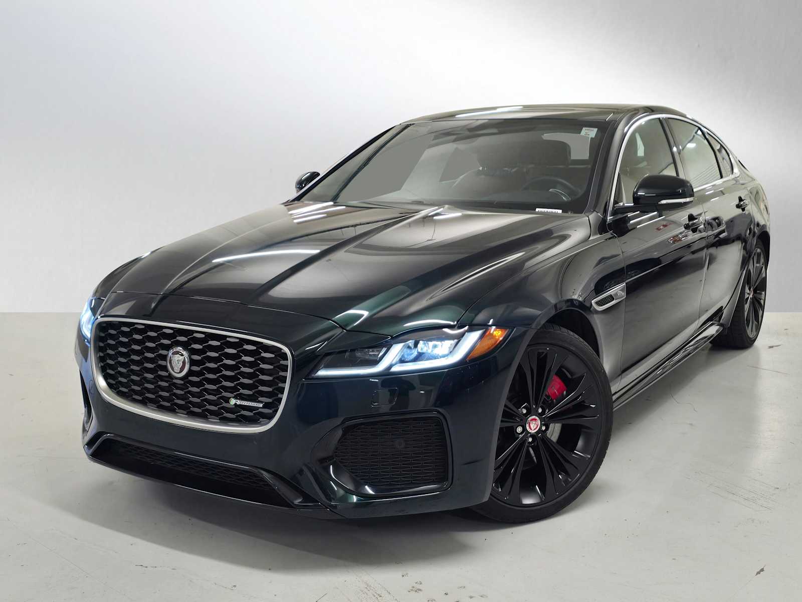 2023 Jaguar XF R-Dynamic SE