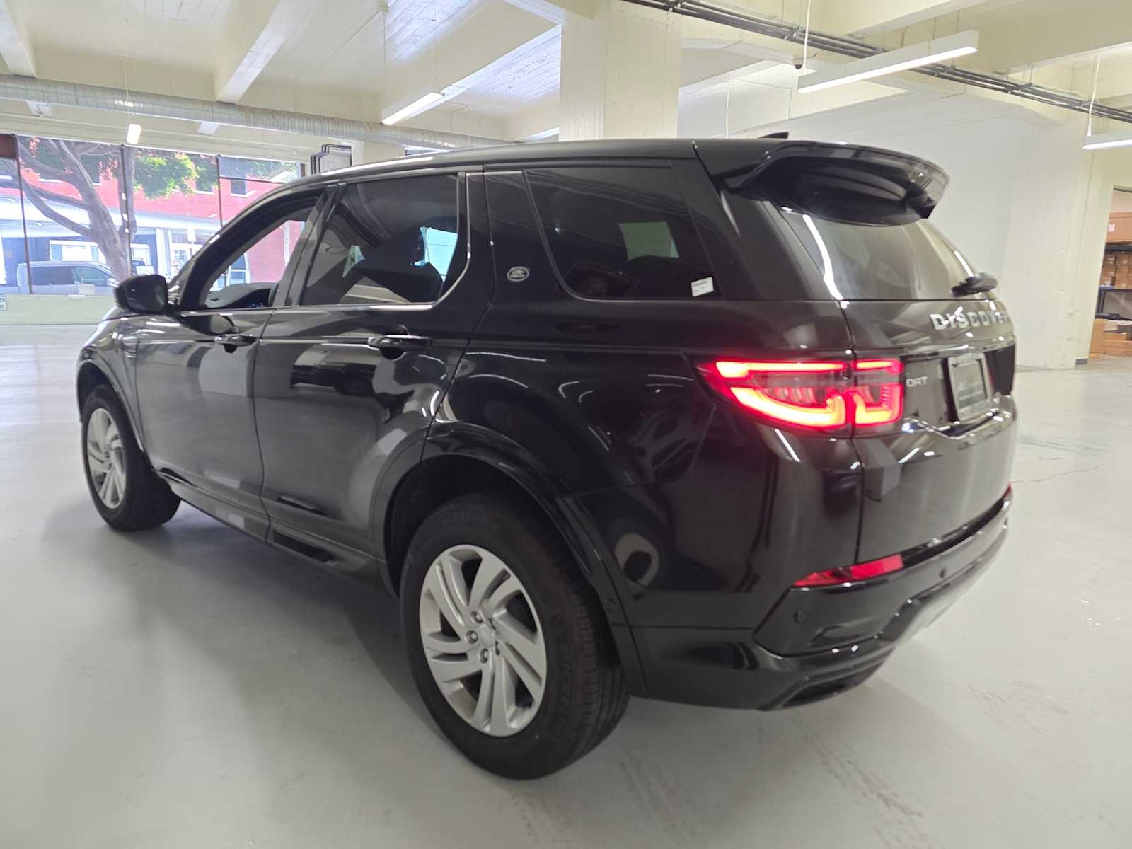 2025 Land Rover Discovery Sport S photo 3