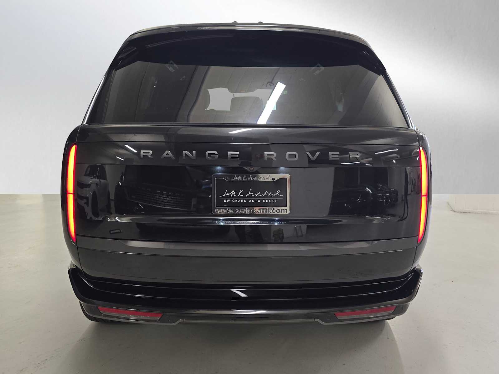 2025 Land Rover Range Rover SE photo 4