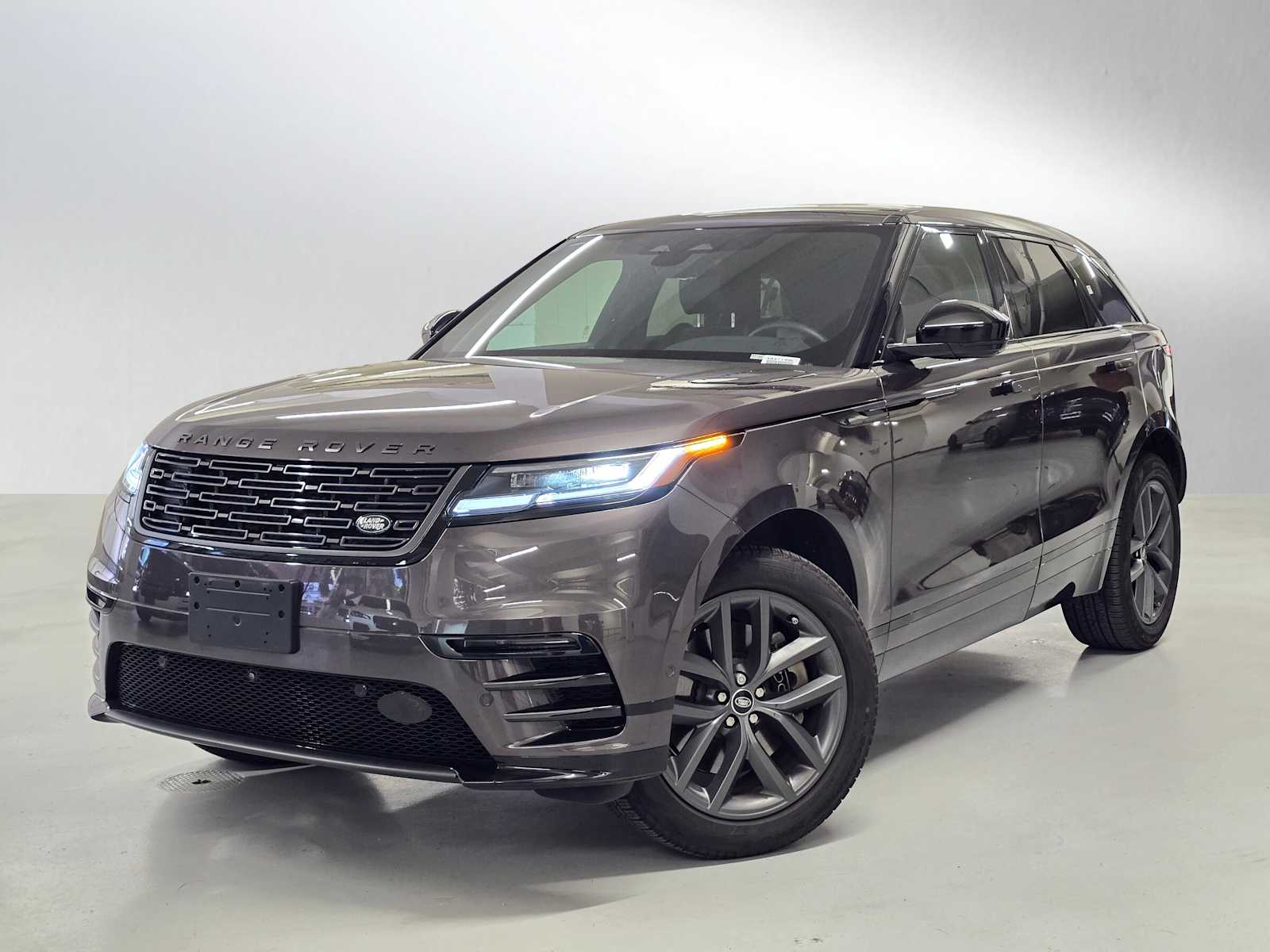 2026 Land Rover Range Rover Velar P250 Dynamic SE's photo