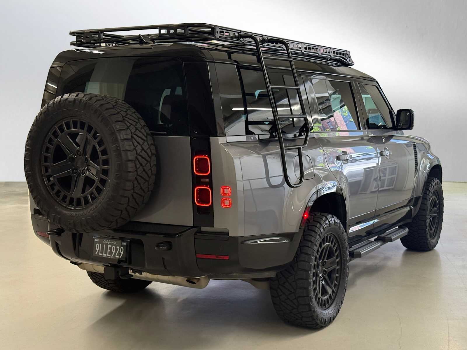 Image 5 of 2024 Land Rover Defender 130 X-Dynamic SE SUV