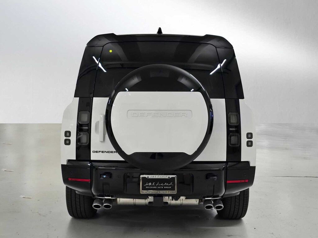 New 2026 Land Rover Defender V8 130 P500