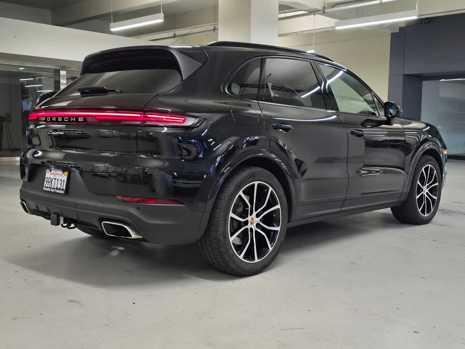 2024 Porsche Cayenne photo 2