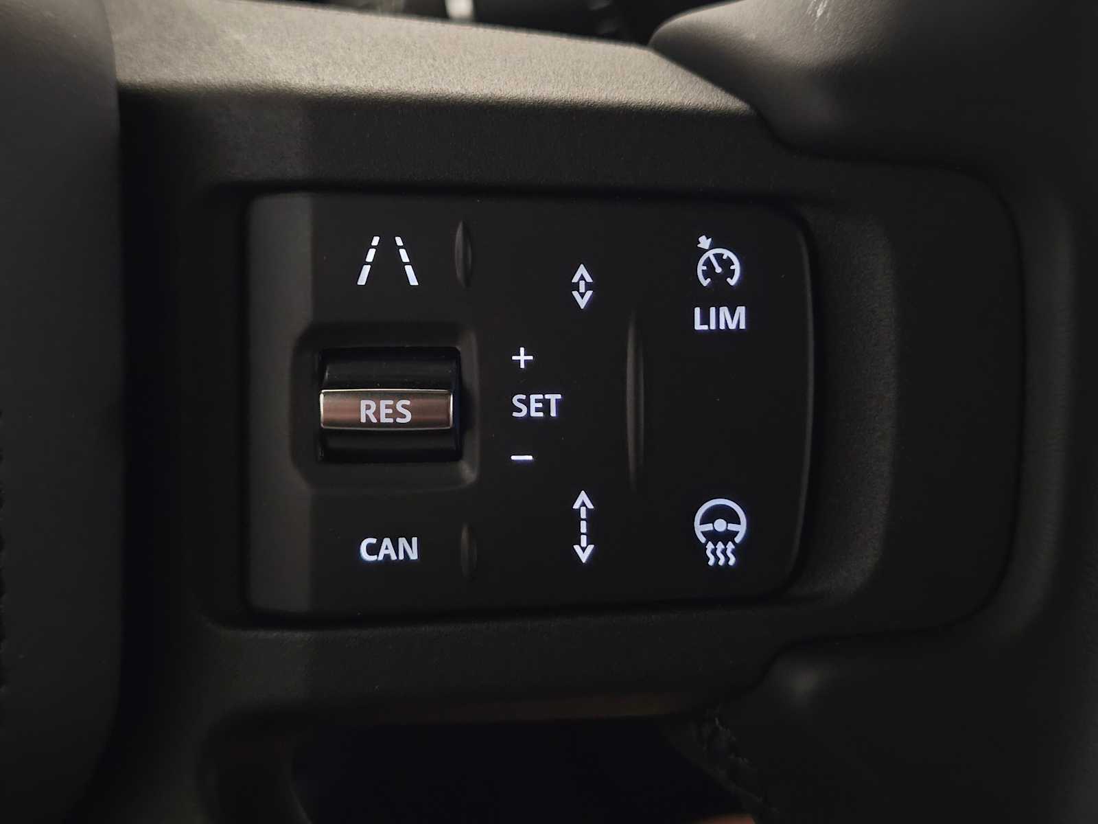 2025 Land Rover Defender X - Photo 32