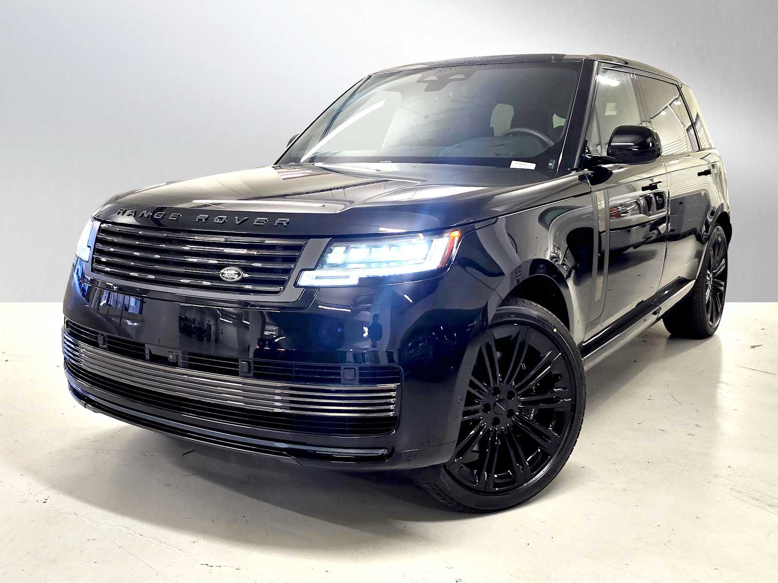2026 Land Rover Range Rover 4.4 SV LWB's photo