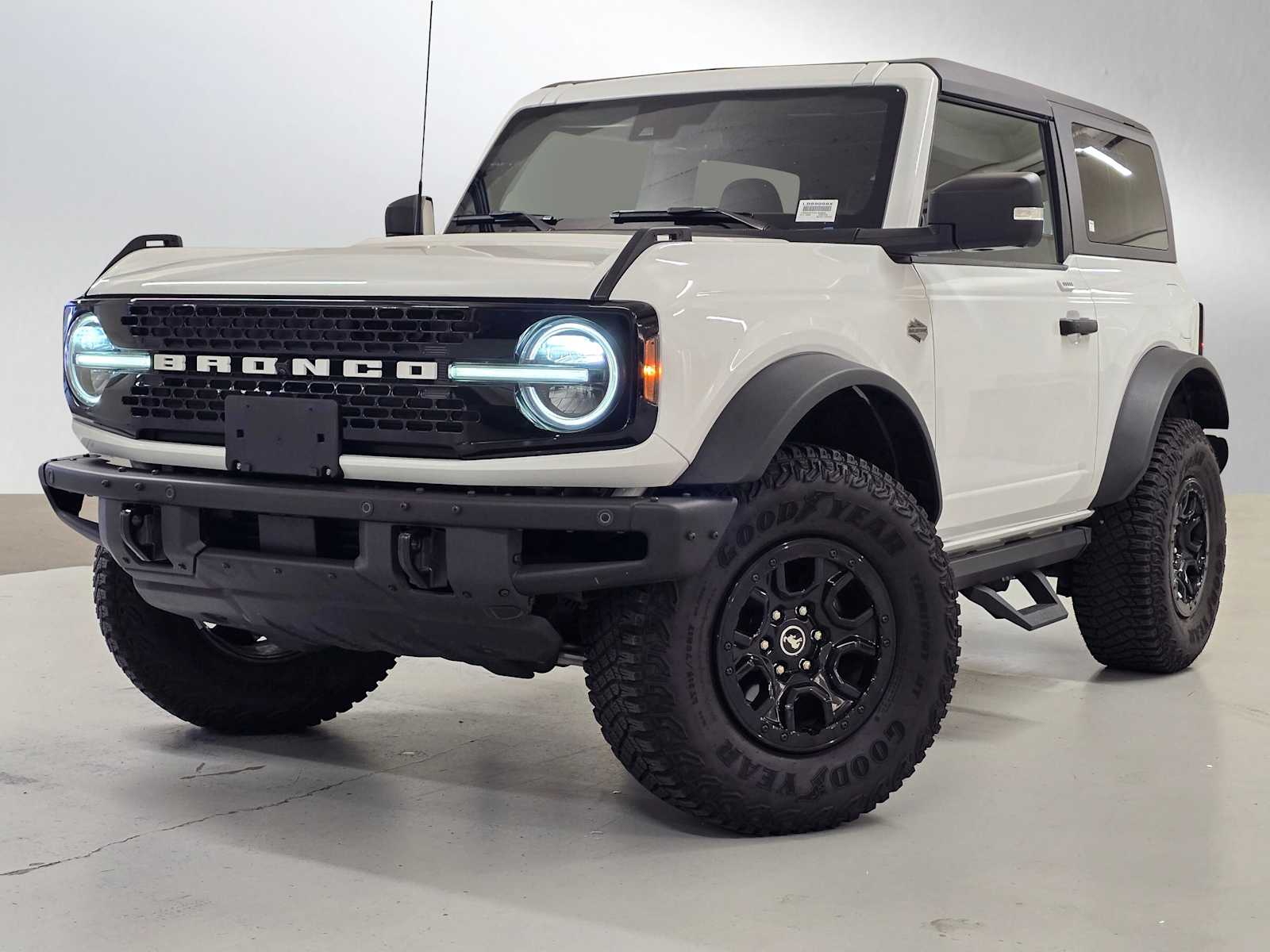2022 Ford Bronco 2-Door Wildtrak's photo