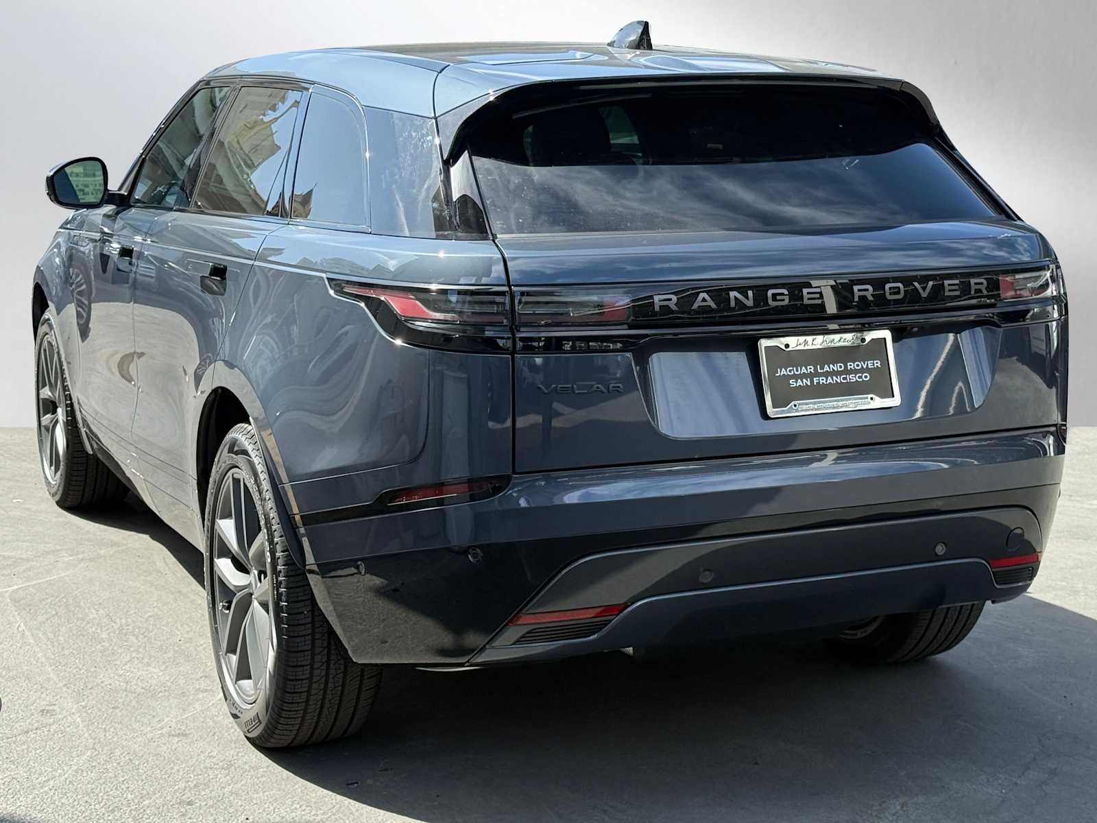 2026 Land Rover Range Rover Velar SE photo 3