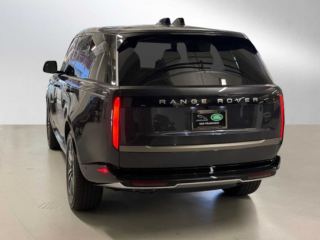New 2025 Land Rover Range Rover SE SUV