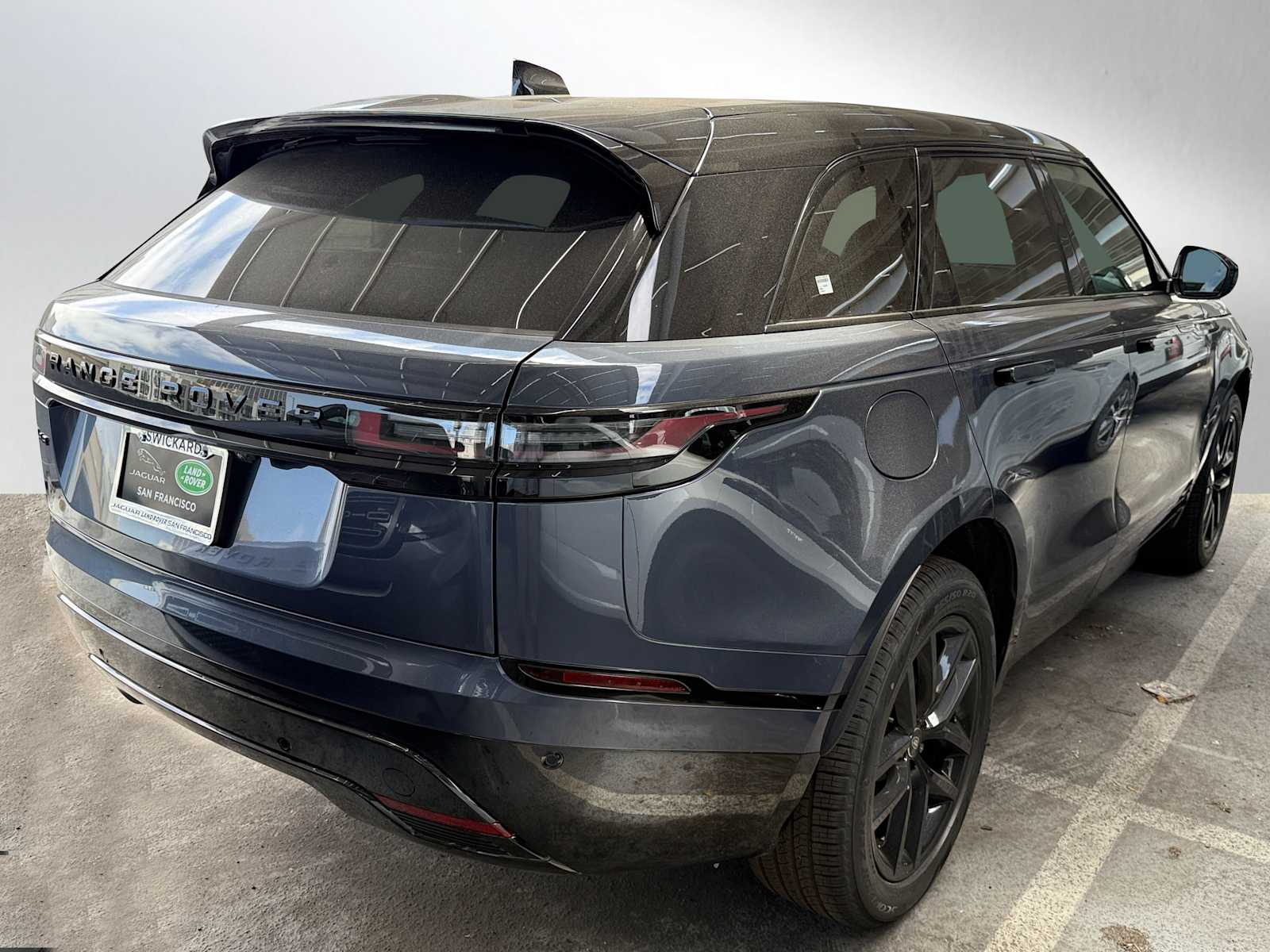 2025 Land Rover Range Rover Velar SE photo 3