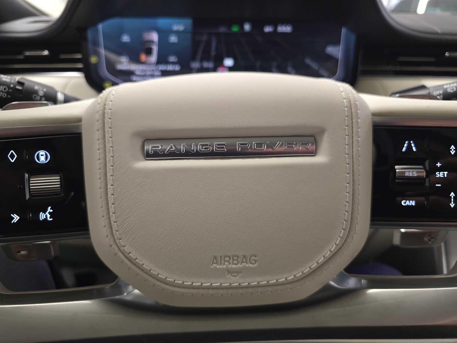 2025 Land Rover Range Rover SV - Photo 24