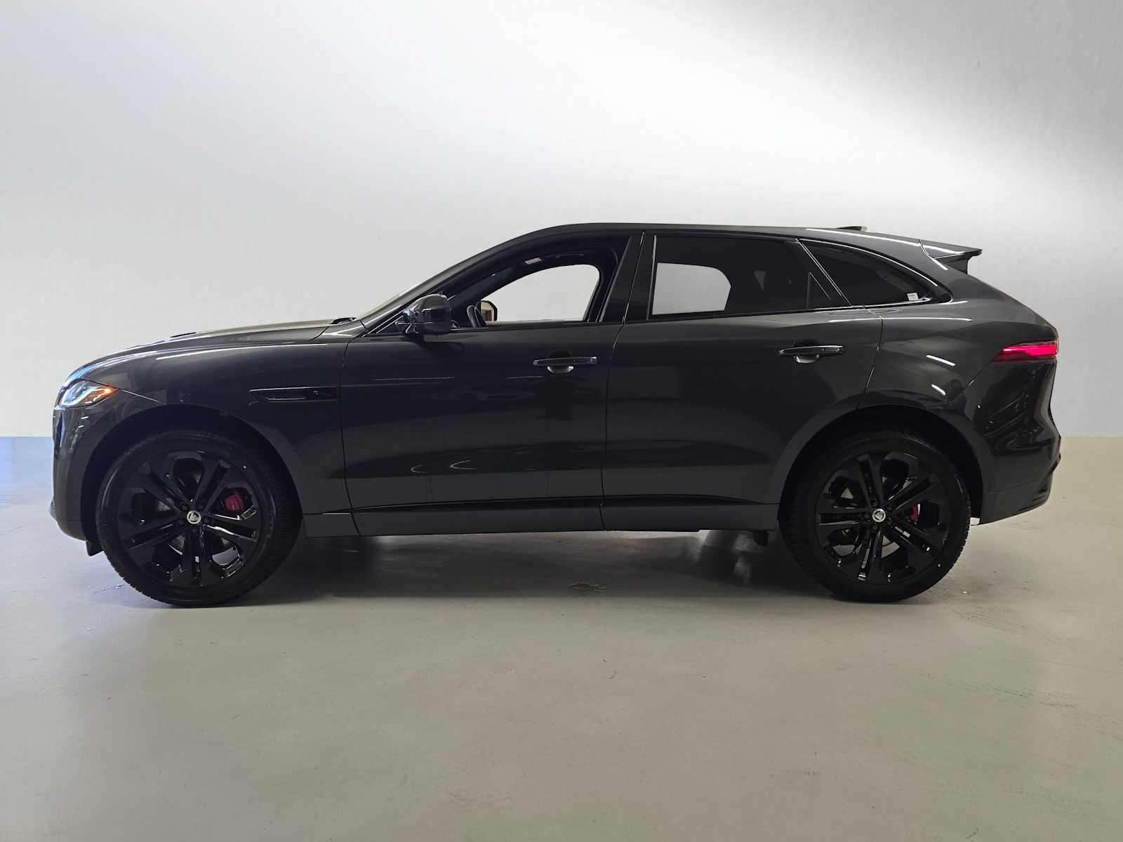 2024 Jaguar F-PACE P400 R-Dynamic S photo 4