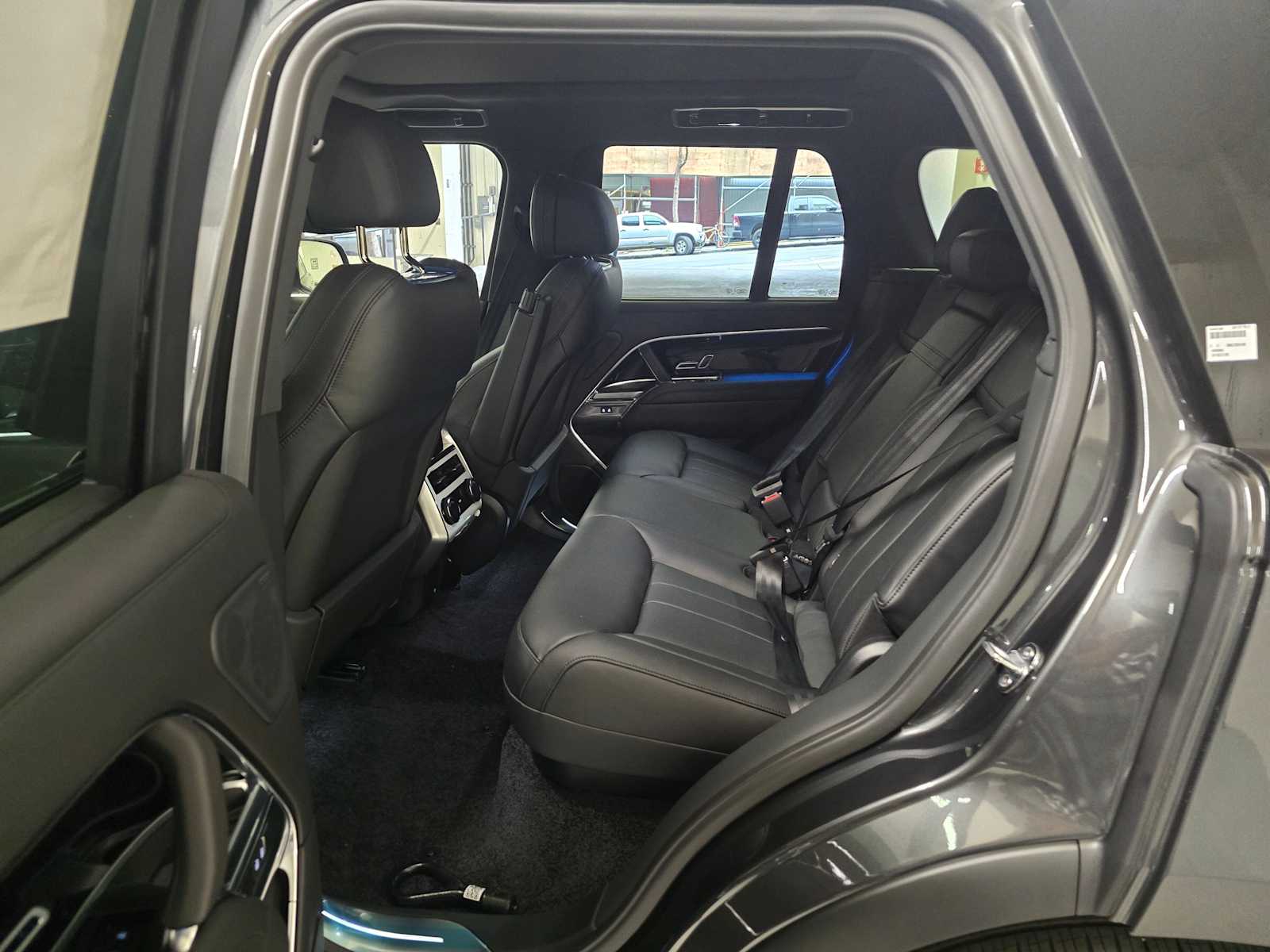 2026 Land Rover Range Rover SE - Photo 18