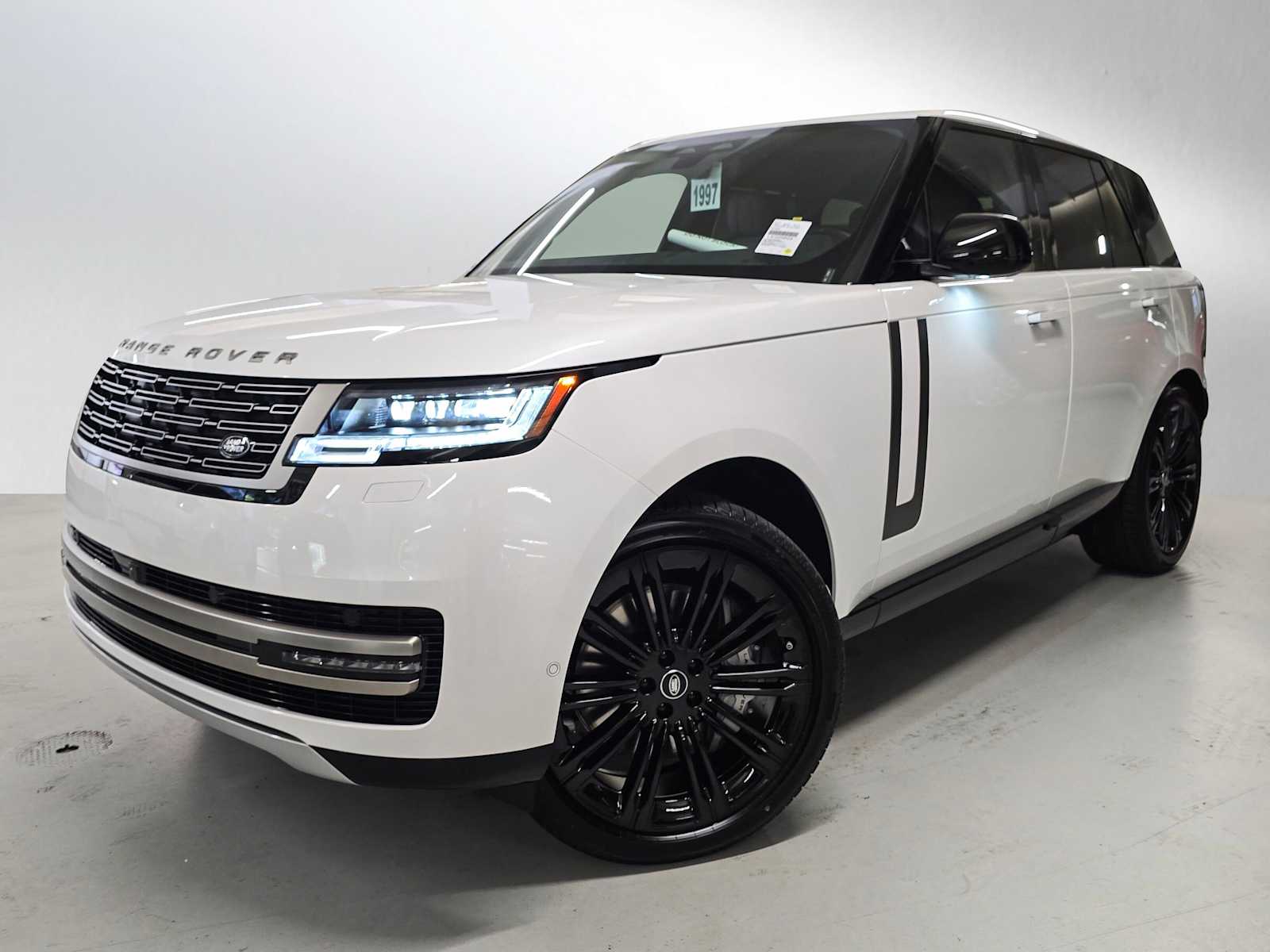 2025 Land Rover Range Rover SE's photo