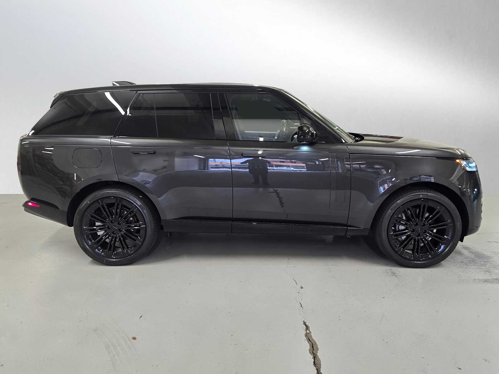 2026 Land Rover Range Rover SE - Photo 6