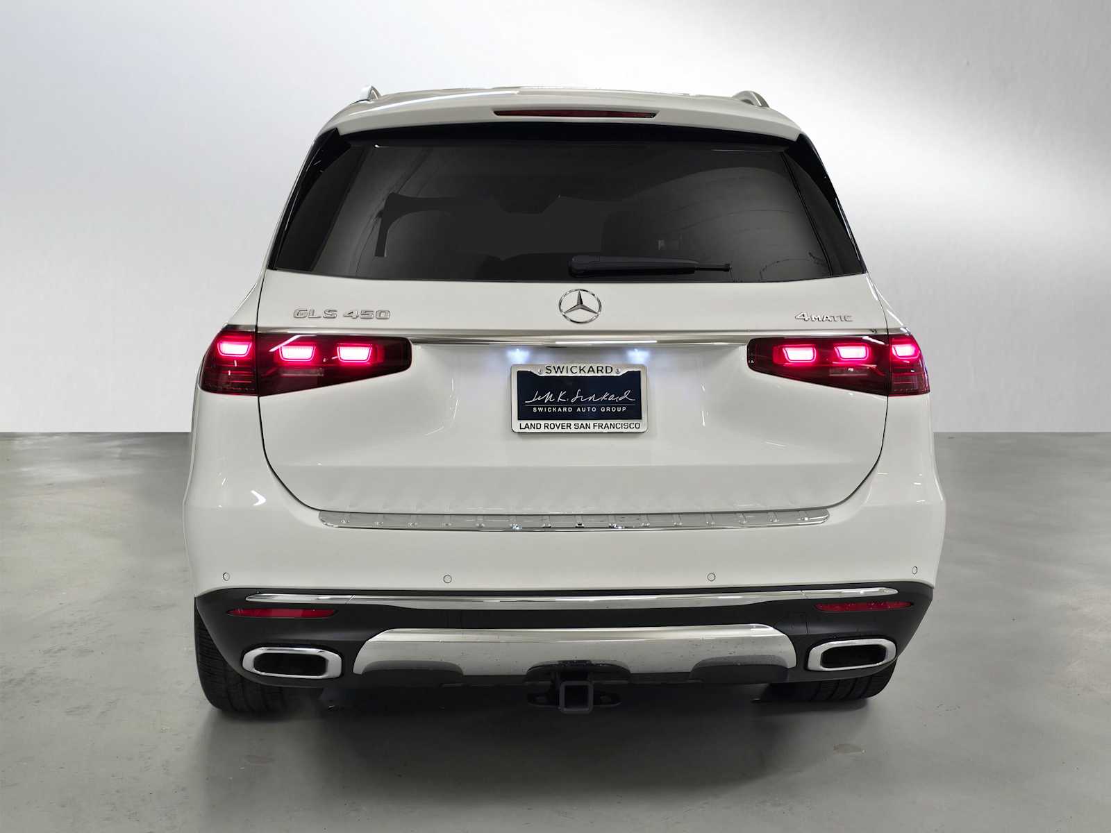 2025 Mercedes Benz GLS 450 4MATIC photo 3