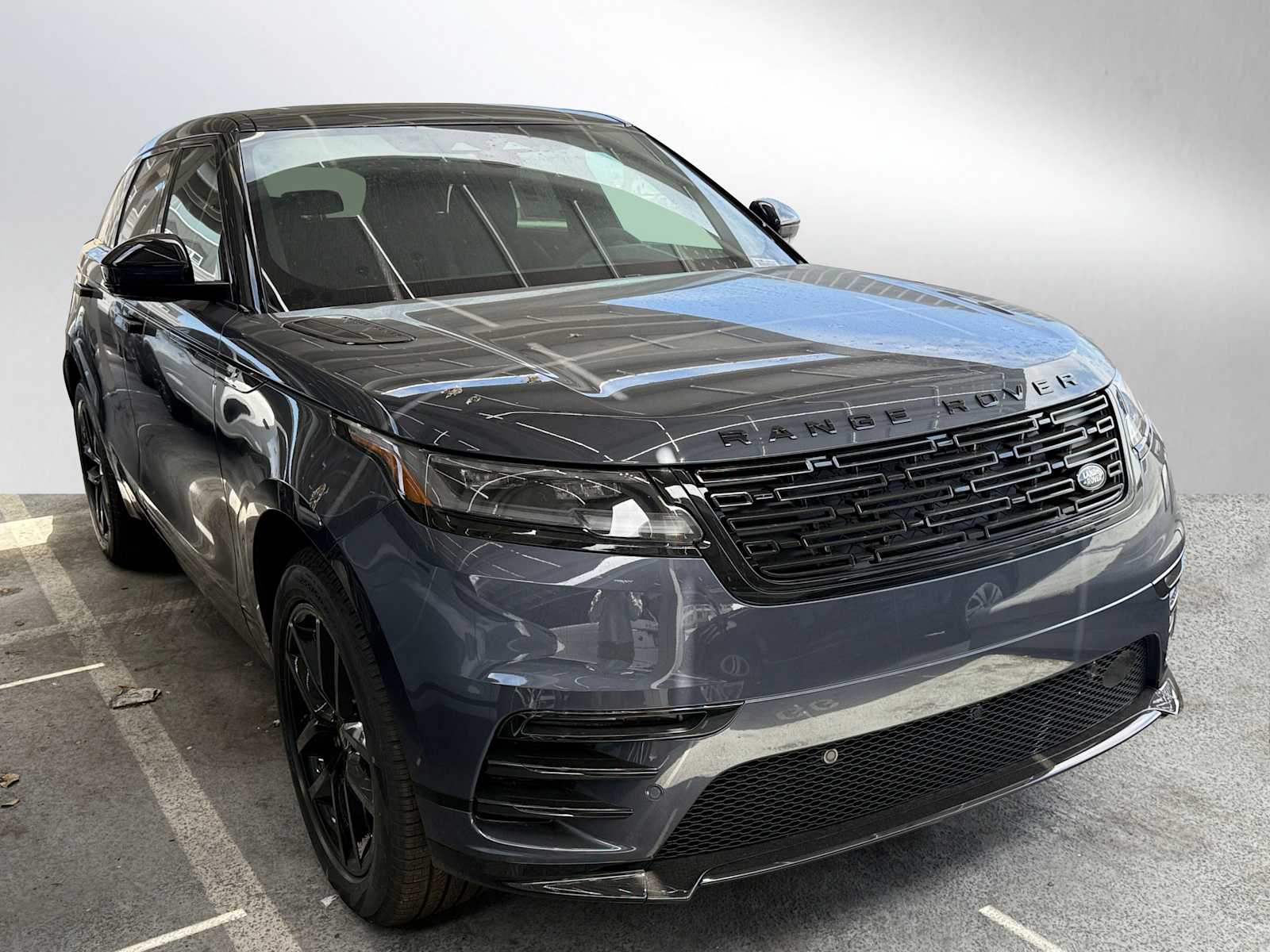 Image 4 of 2025 Land Rover Range Velar P400 Dynamic SE SUV