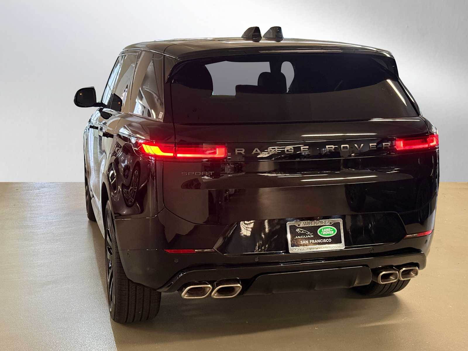 Image 3 of 2025 Land Rover Range Sport P530 Dynamic SE SUV