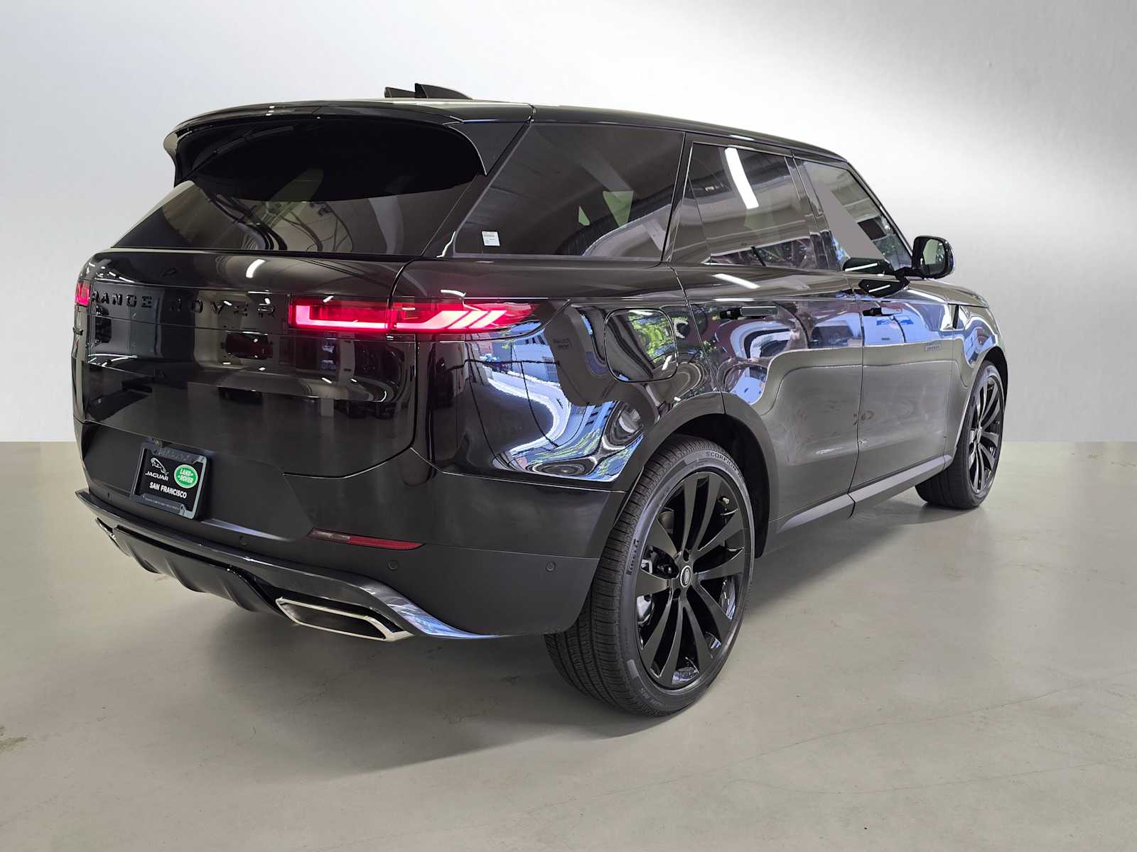 Image 5 of 2025 Land Rover Range Sport P360 SE SUV