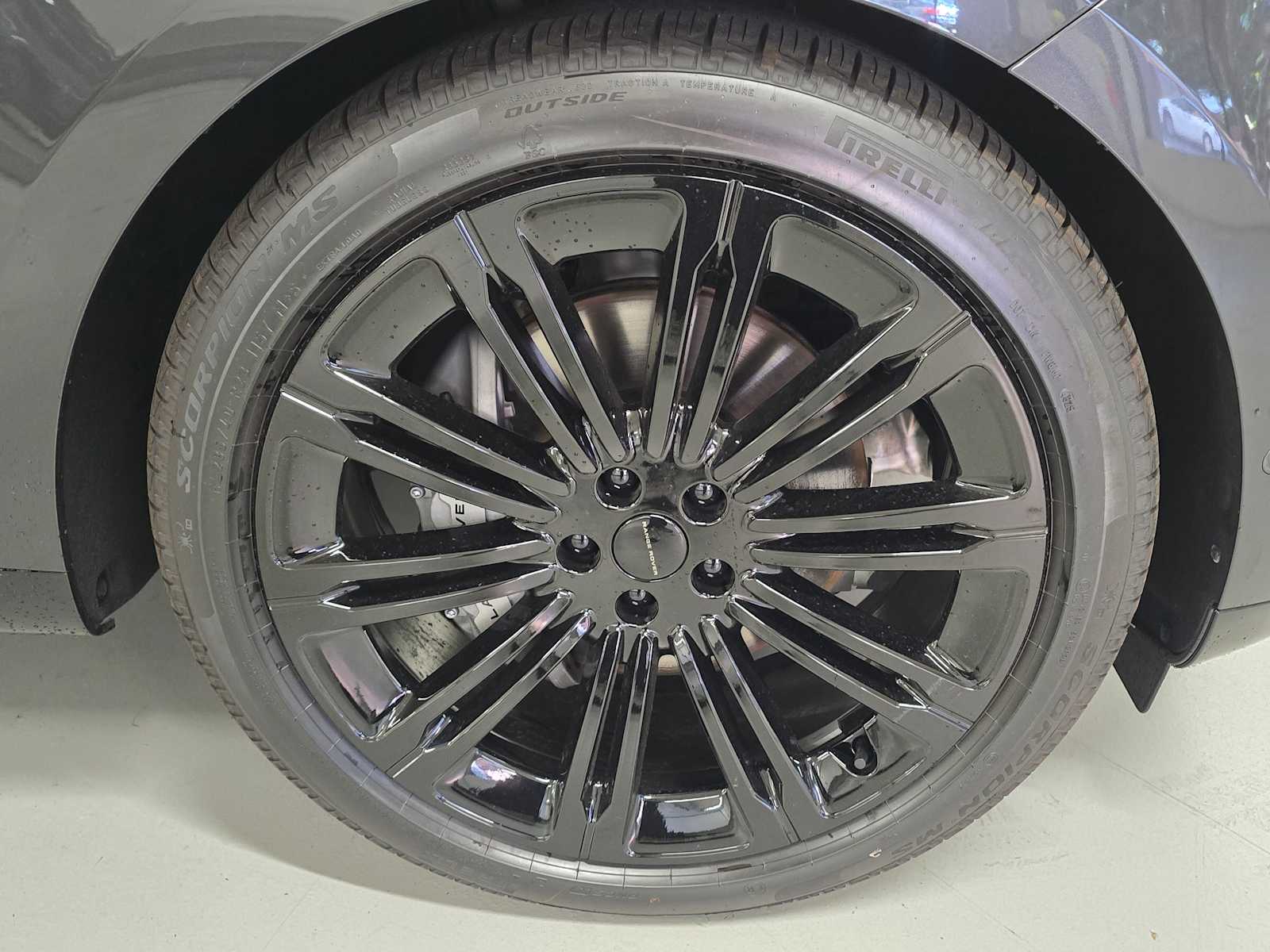 2026 Land Rover Range Rover SE - Photo 9