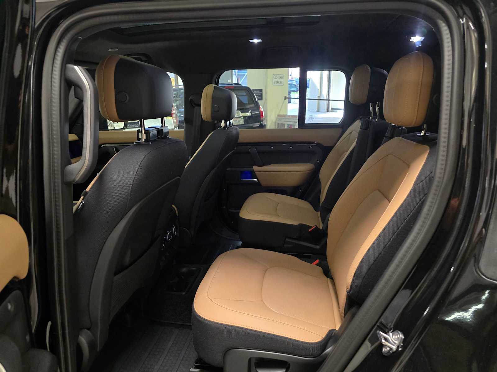 2025 Land Rover Defender X - Photo 18