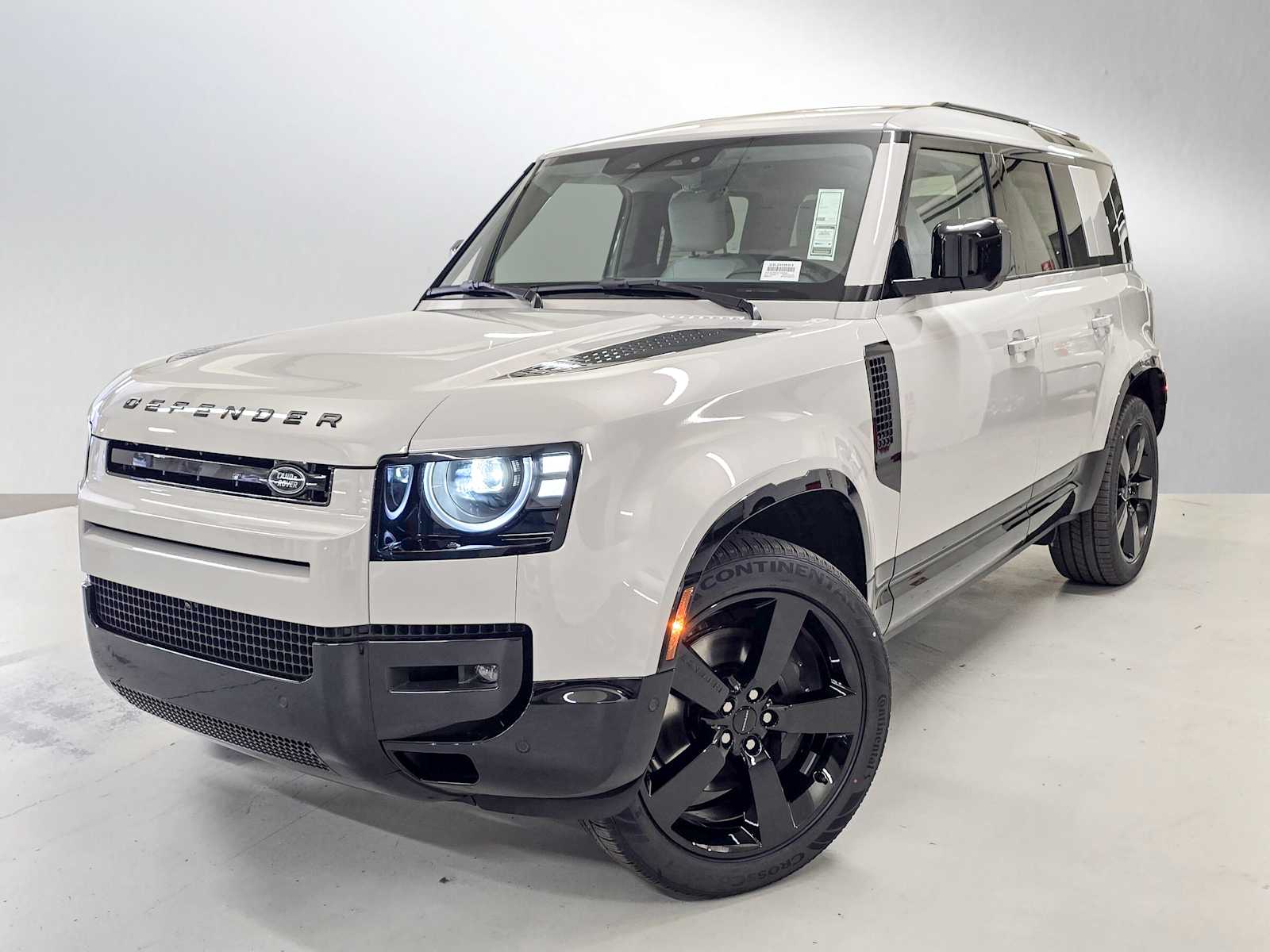 2026 Land Rover Defender 110 X-Dynamic SE P400's photo