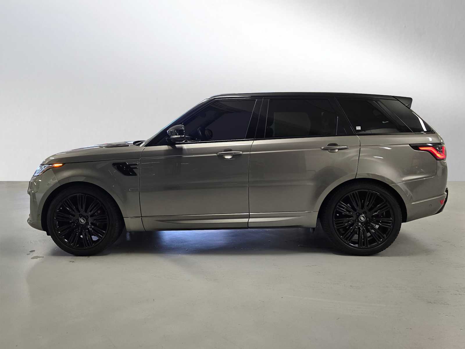 2022 Land Rover Range Rover Sport HSE Dynamic photo 2