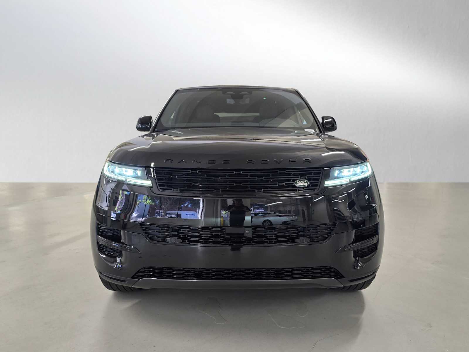 Image 8 of 2025 Land Rover Range Sport P360 SE SUV