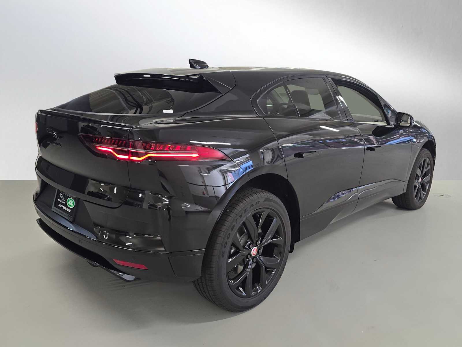 2023 Jaguar I-PACE HSE photo 3