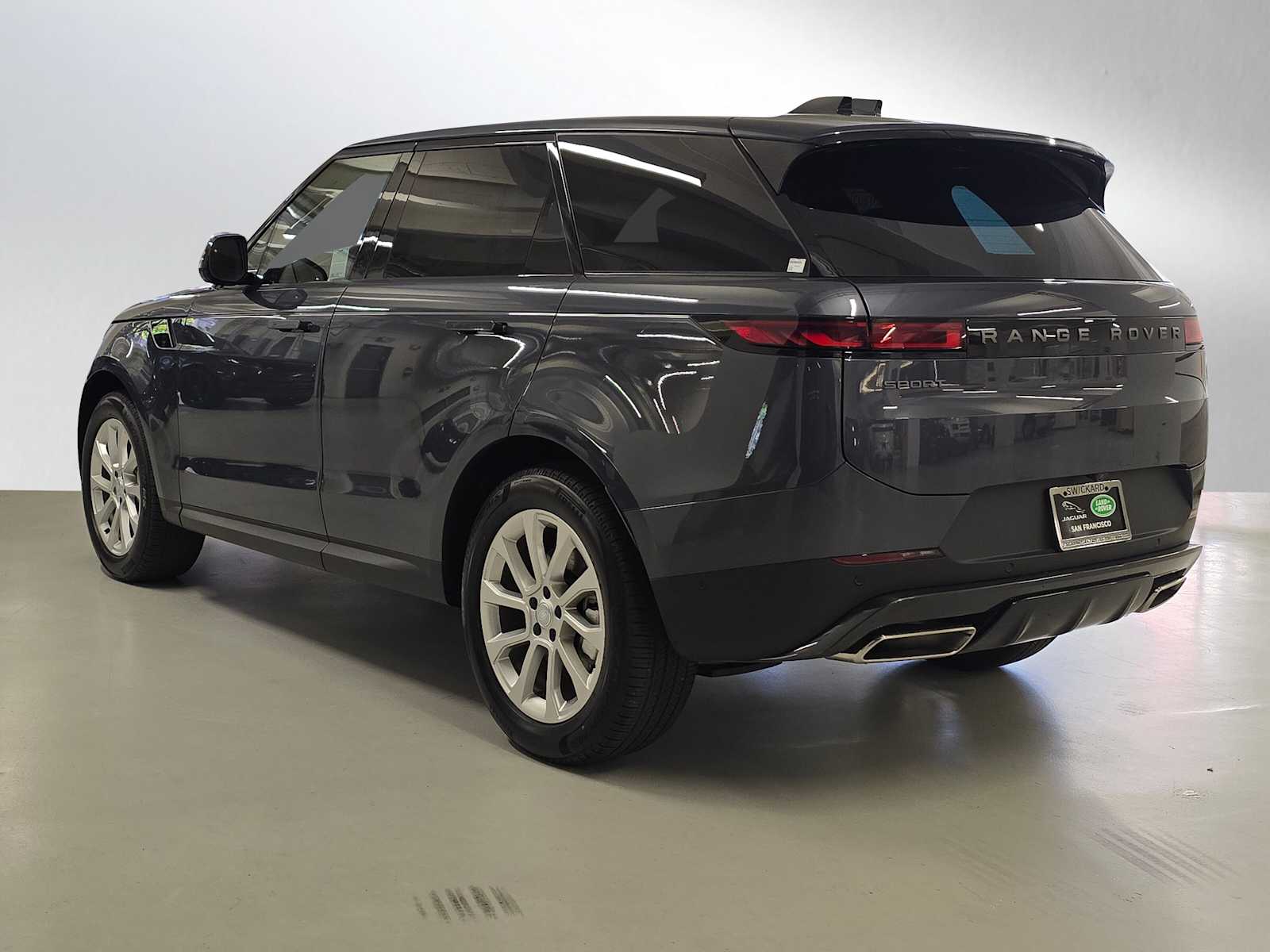 2025 Land Rover Range Rover Sport SE photo 3
