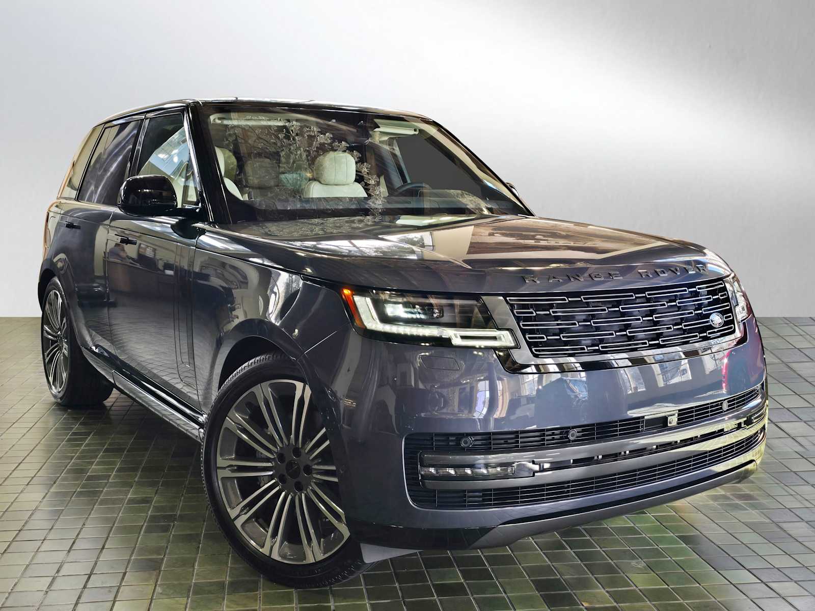 2026 Land Rover Range Rover 3.0 SE SWB's photo
