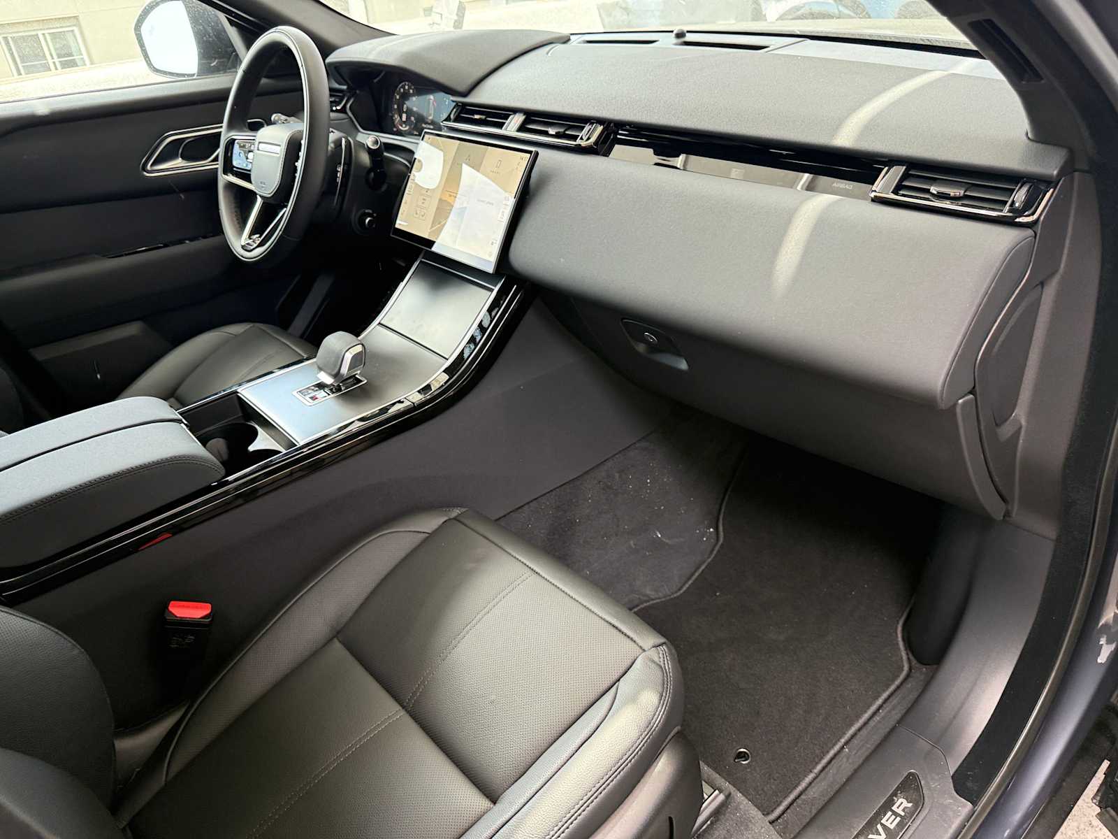 Image 8 of 2025 Land Rover Range Velar P400 Dynamic SE SUV