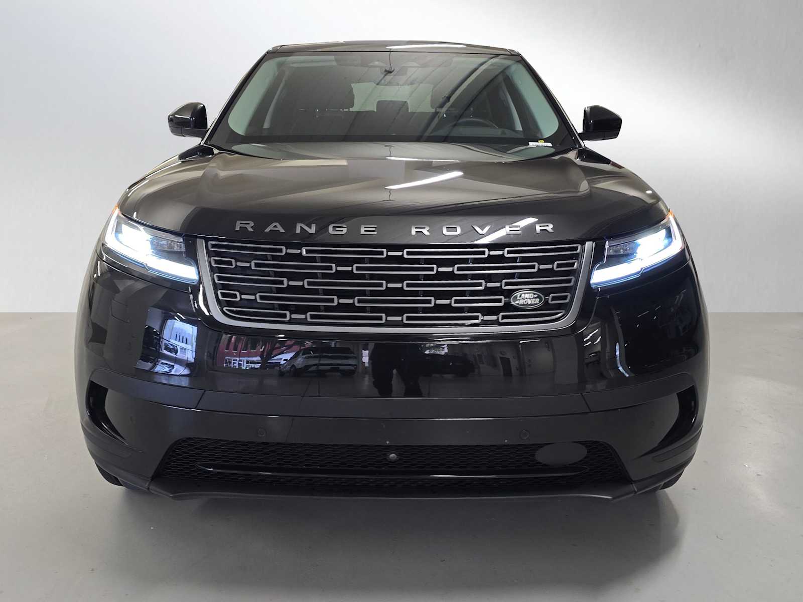 2025 Land Rover Range Rover Velar S photo 2