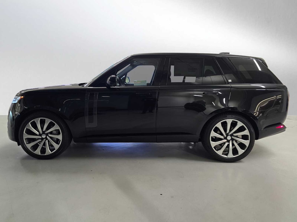 New 2025 Land Rover Range Rover SE SUV