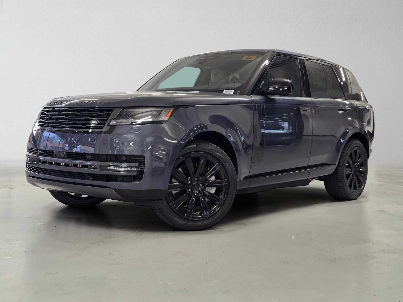 2026 Land Rover Range Rover 3.0 PHEV SE SWB's photo