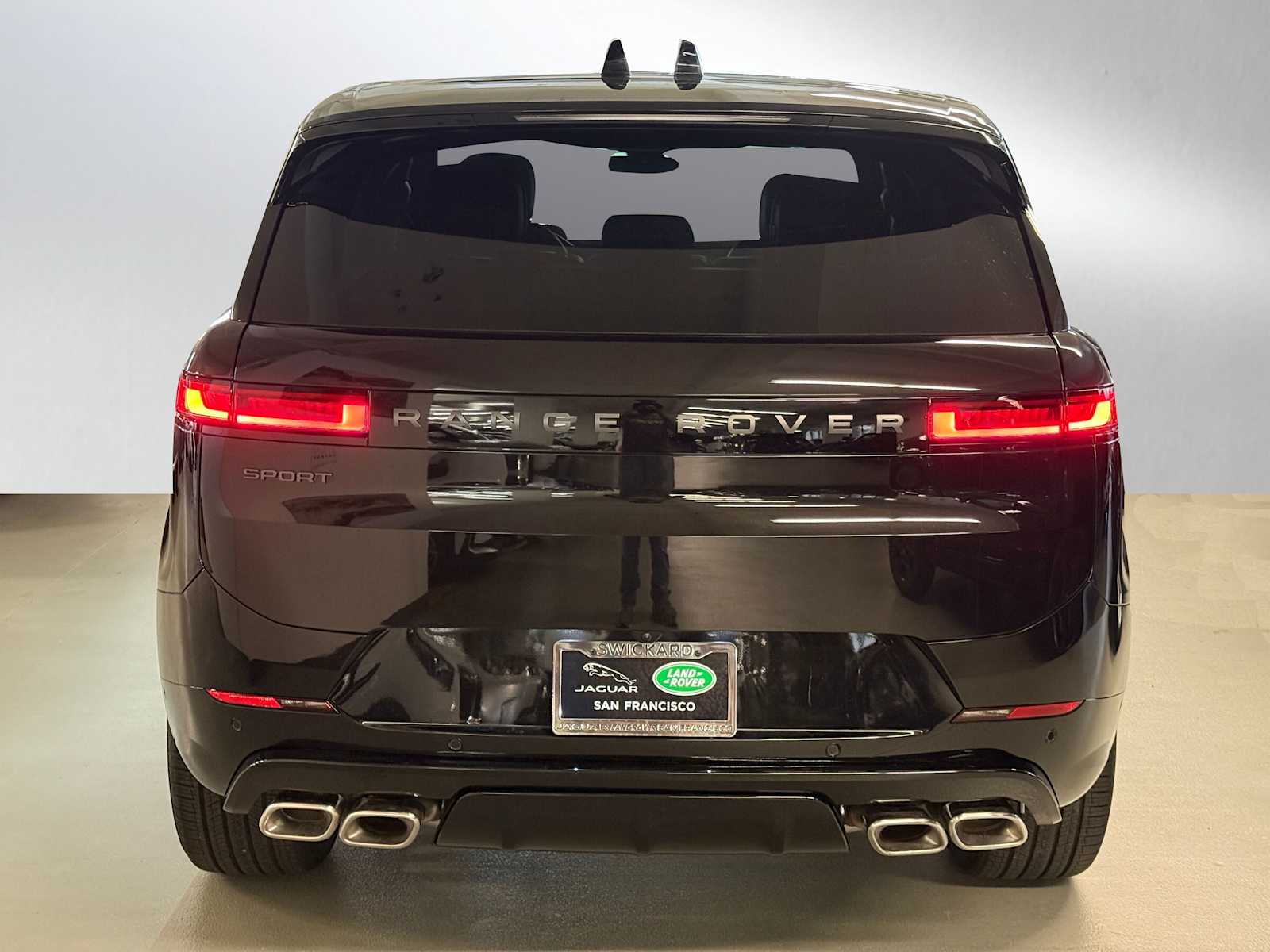 Image 4 of 2025 Land Rover Range Sport P530 Dynamic SE SUV