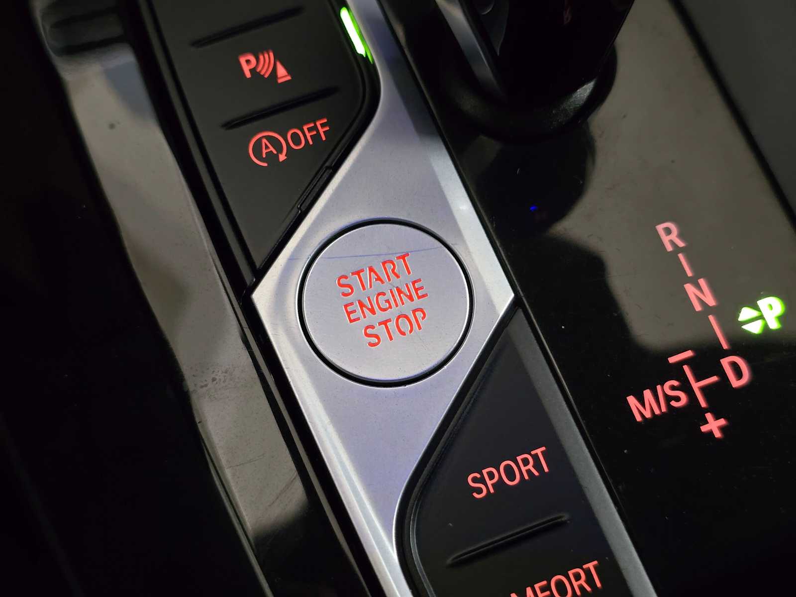 2025 BMW X4 30i - Photo 34