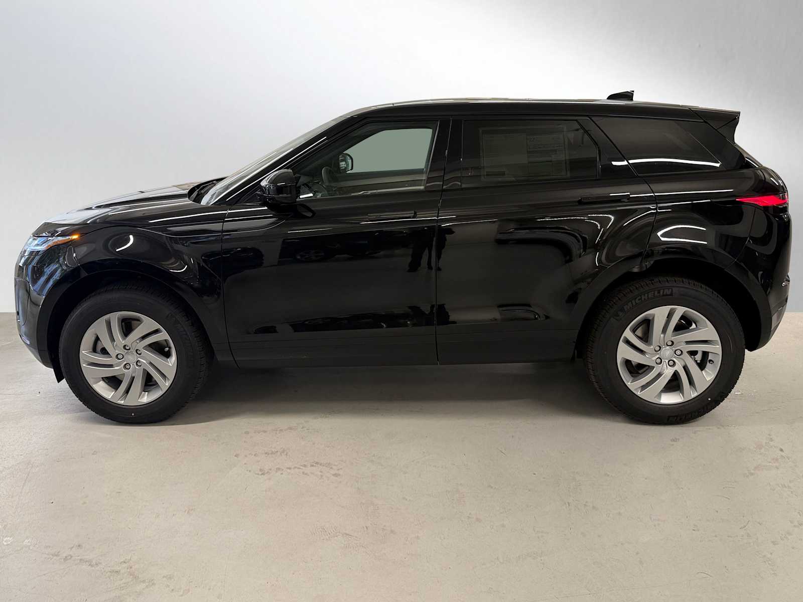 2026 Land Rover Range Rover Evoque S photo 2