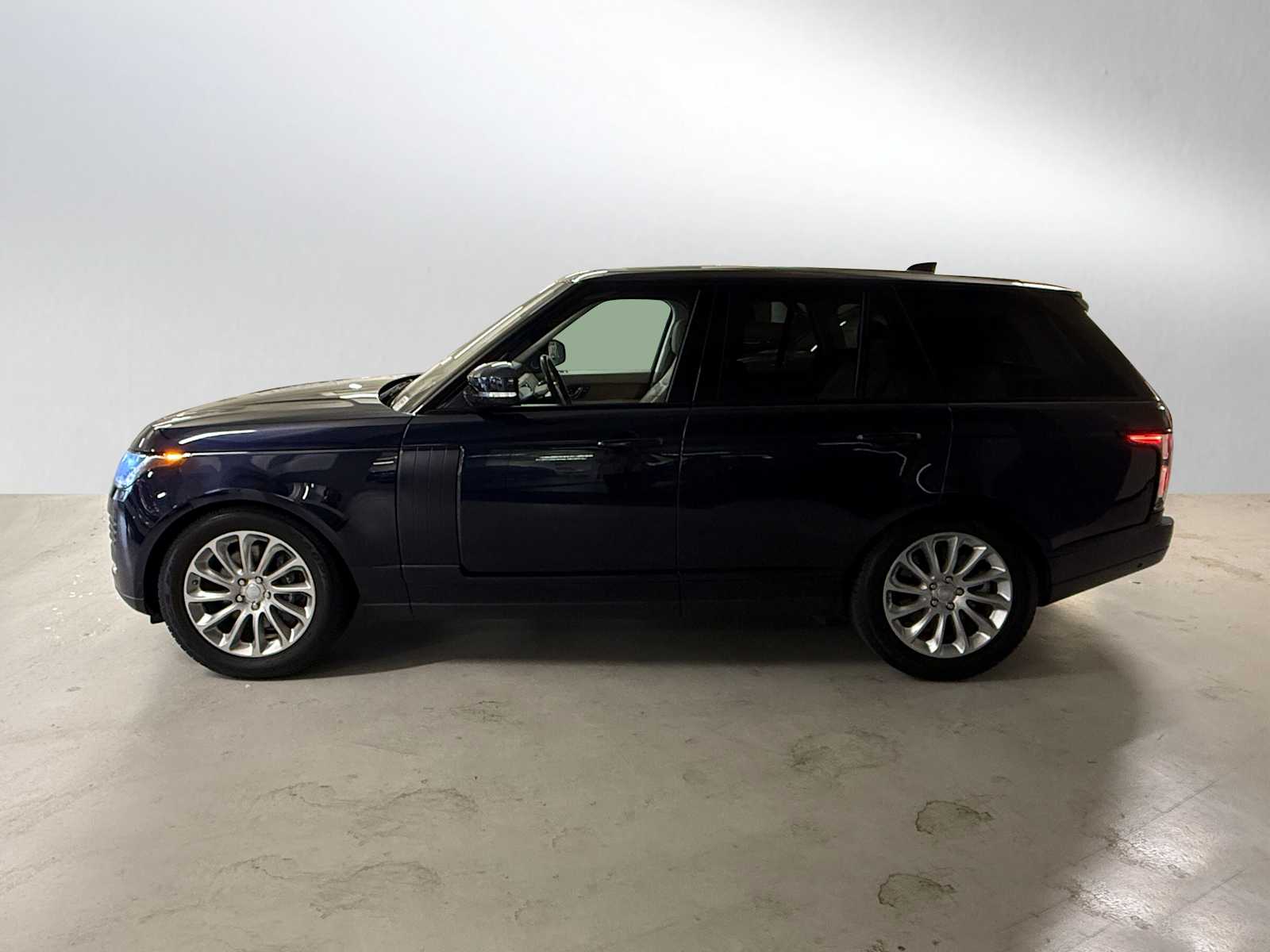 2019 Land Rover Range Rover HSE photo 2