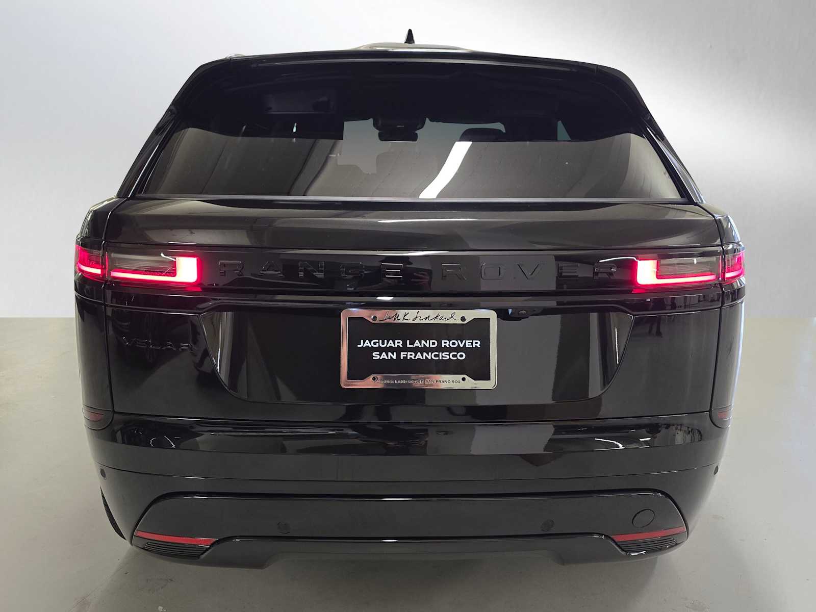 2026 Land Rover Range Rover Velar SE photo 4