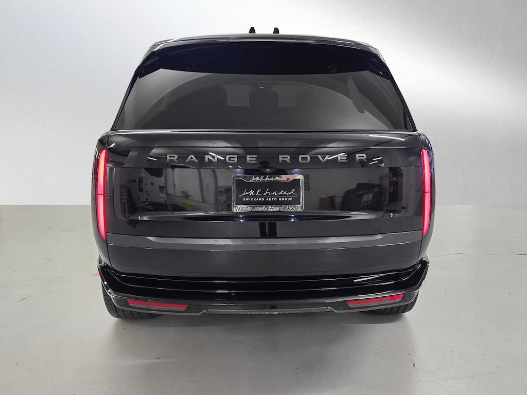 New 2025 Land Rover Range Rover SE SUV
