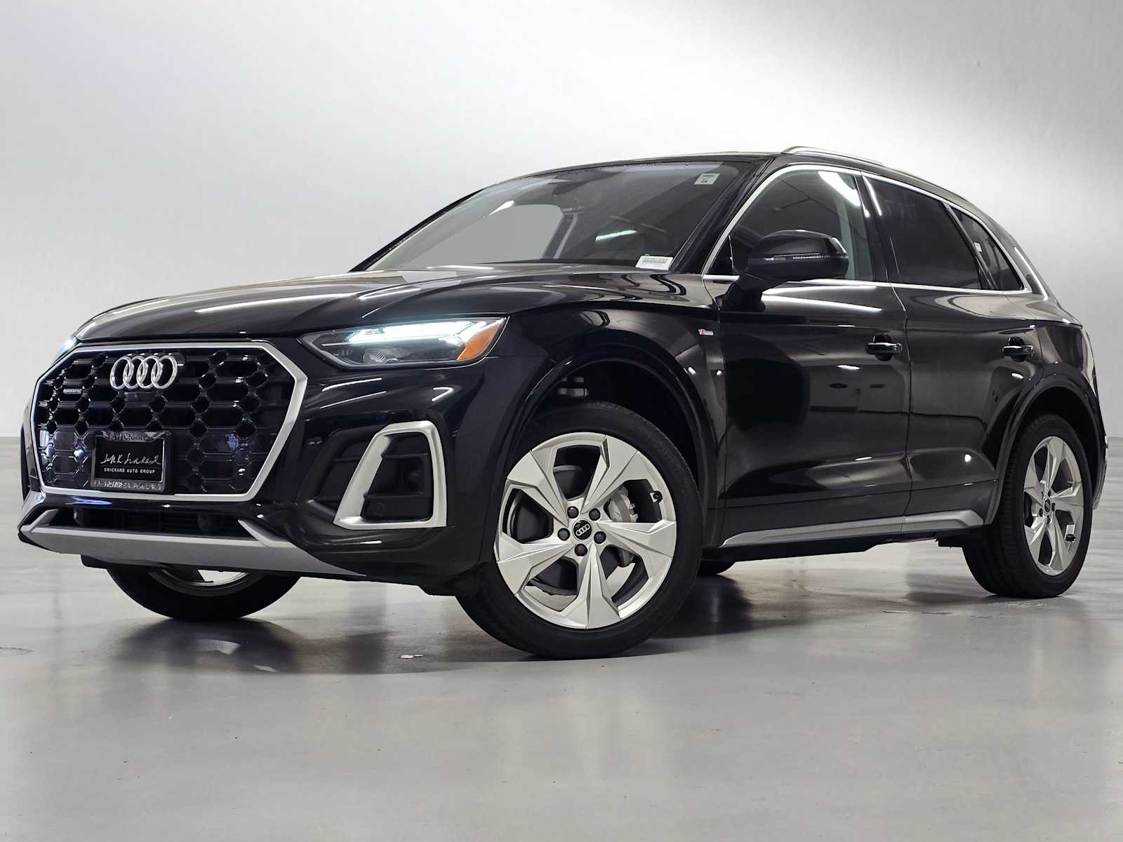 2023 Audi Q5 45 Premium Plus's photo