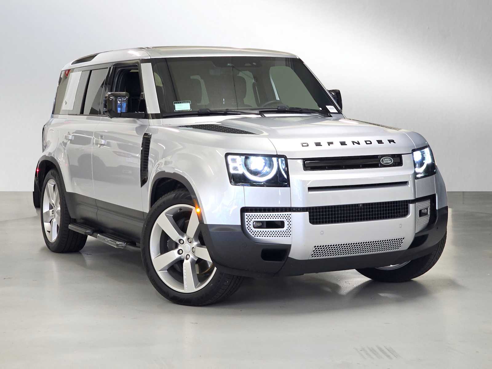 2024 Land Rover Defender 110 SE